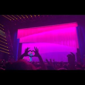 Meet your Posher, Jasmine